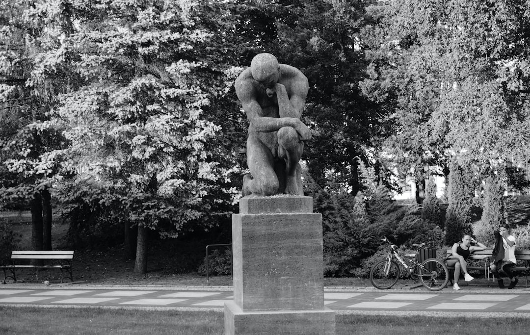 Photo polish monuments